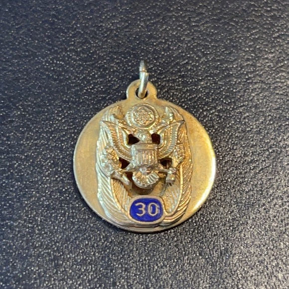 Vintage Army 30 Years of Service Pendant - 10K GF? - Picture 11 of 13